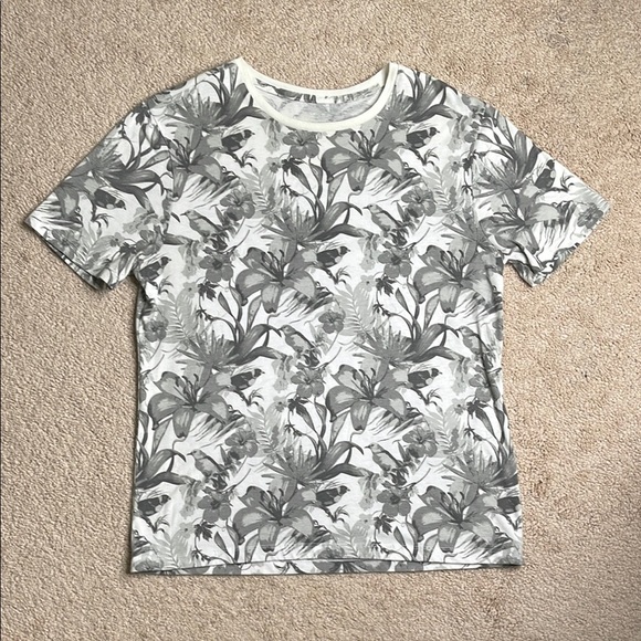 Attention Gray and White Short Sleeve Tee with Tropical Print - Picture 1 of 5